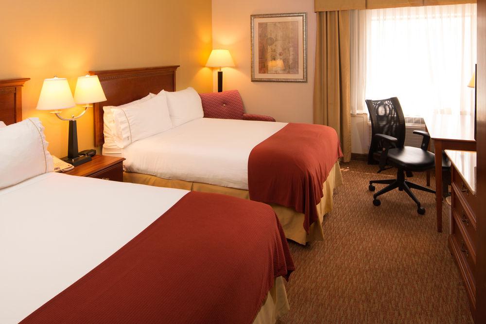 Holiday Inn Express & Suites Greensboro - I-40 Atwendover, An Ihg Hotel Εξωτερικό φωτογραφία