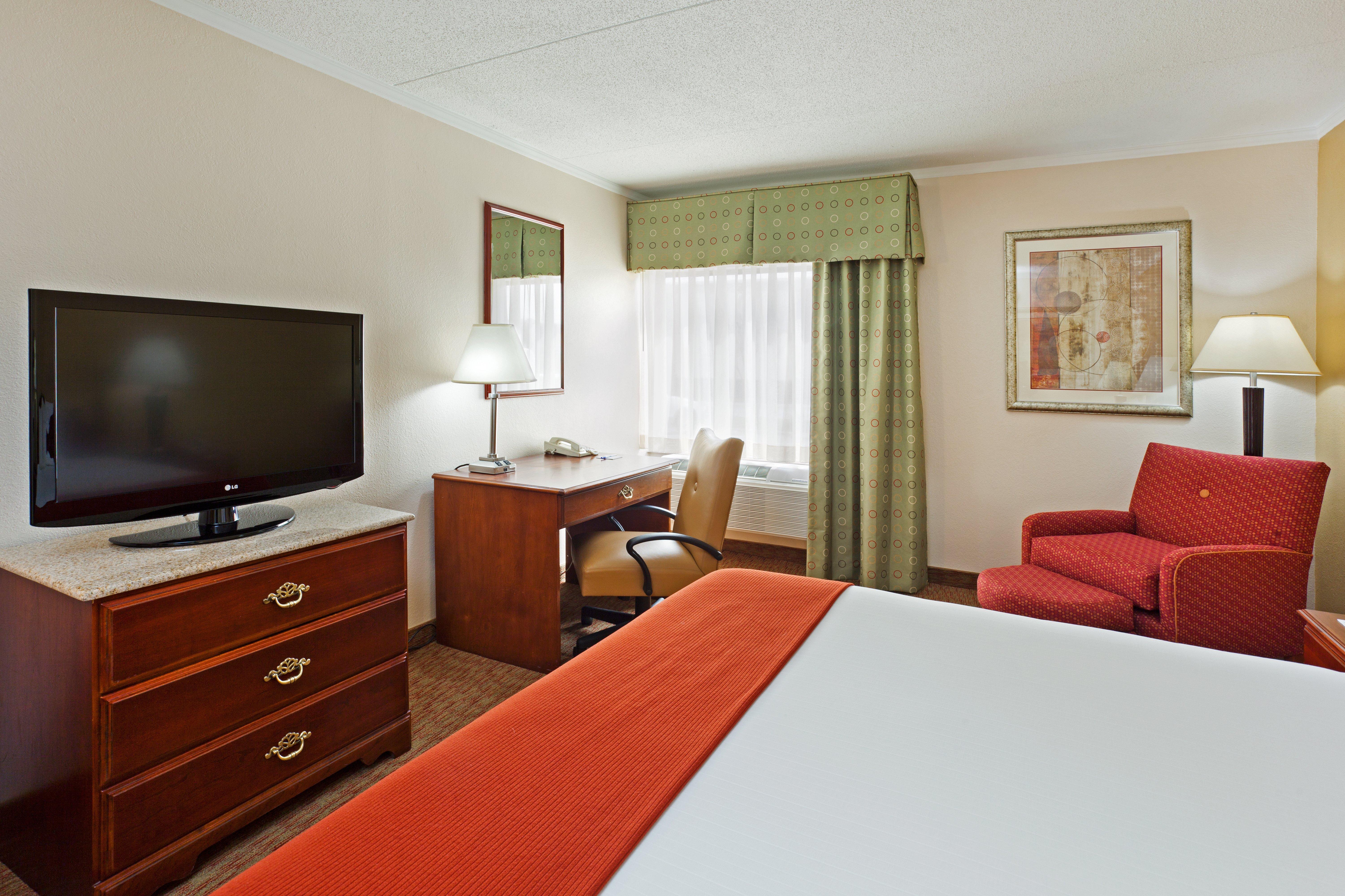 Holiday Inn Express & Suites Greensboro - I-40 Atwendover, An Ihg Hotel Εξωτερικό φωτογραφία